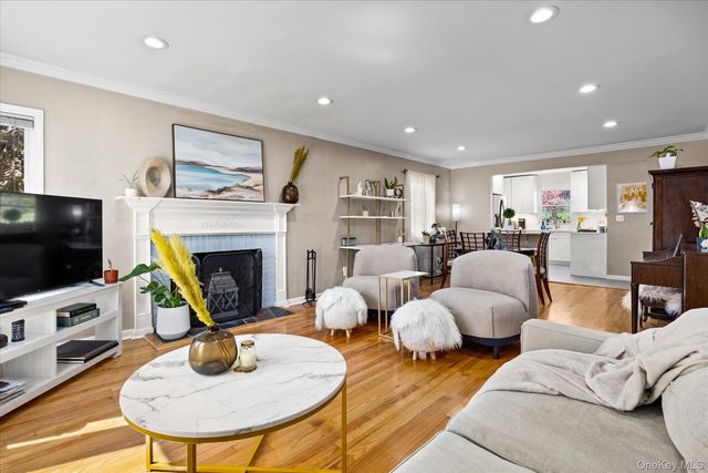 15 Brookside Lane, Dobbs Ferry, NY 10522