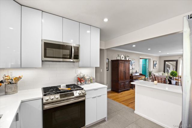 15 Brookside Lane, Dobbs Ferry, NY 10522
