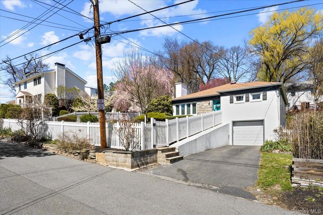 15 Brookside Lane, Dobbs Ferry, NY 10522