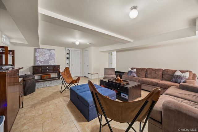 15 Brookside Lane, Dobbs Ferry, NY 10522