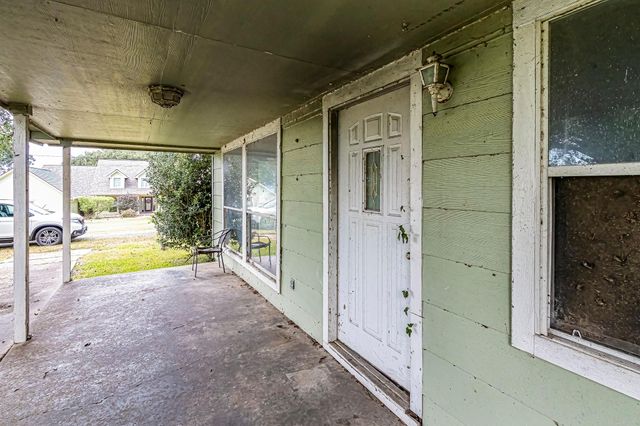 300 Bay Haven Boulevard, Livingston, TX 77351