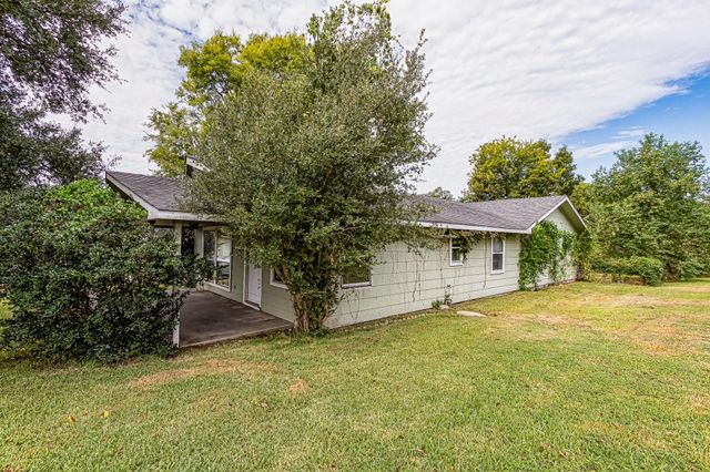 300 Bay Haven Boulevard, Livingston, TX 77351