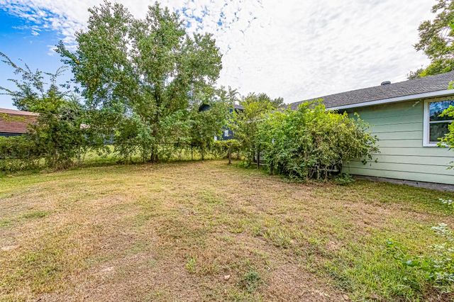 300 Bay Haven Boulevard, Livingston, TX 77351