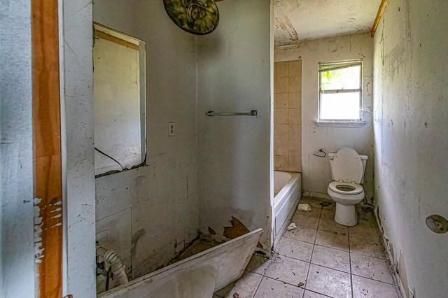 300 Bay Haven Boulevard, Livingston, TX 77351