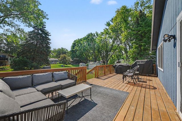 6804 Forestview Lane N, Maple Grove, MN 55369