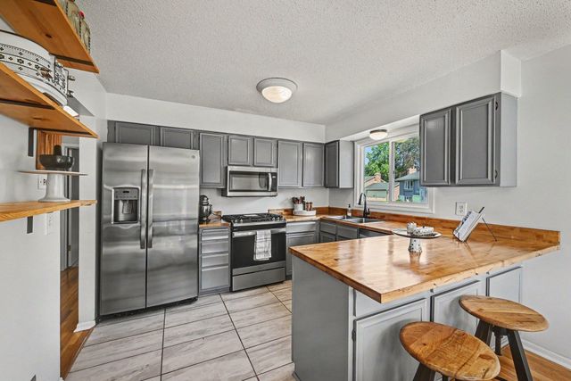 6804 Forestview Lane N, Maple Grove, MN 55369
