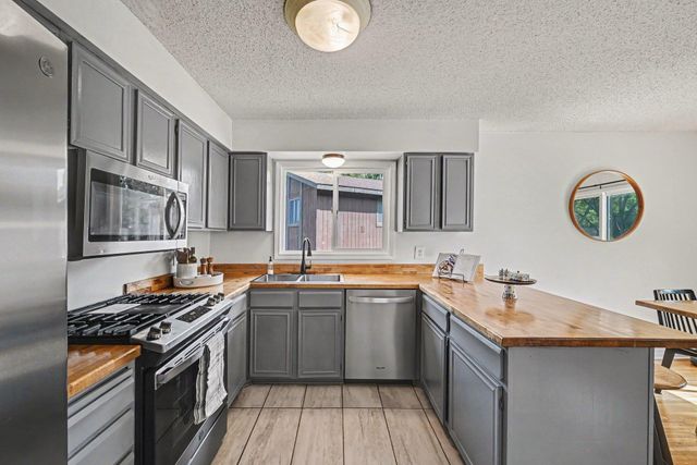 6804 Forestview Lane N, Maple Grove, MN 55369
