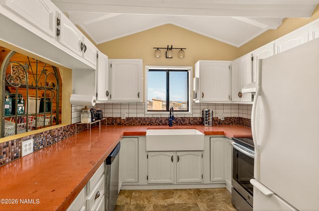 552 W Mountain View Street, Winslow, AZ 86047