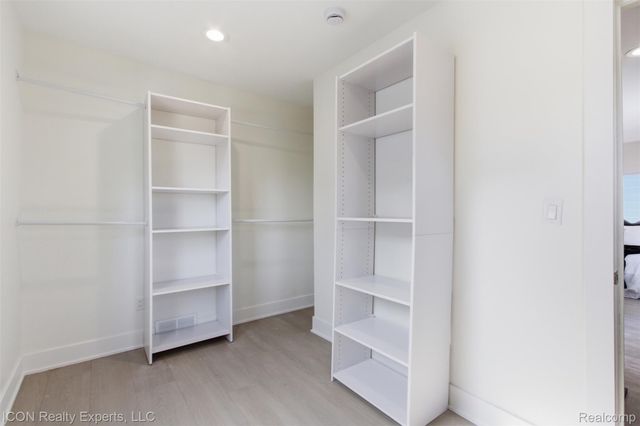 26066 Barrington Street, Madison Heights, MI 48071