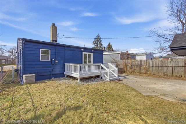 26066 Barrington Street, Madison Heights, MI 48071