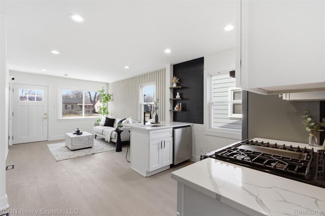 26066 Barrington Street, Madison Heights, MI 48071