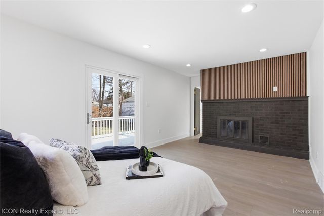 26066 Barrington Street, Madison Heights, MI 48071