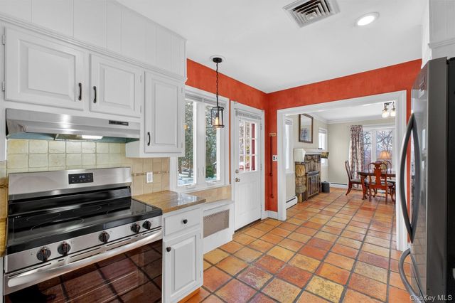 29 Walton Drive, Mahopac, NY 10541