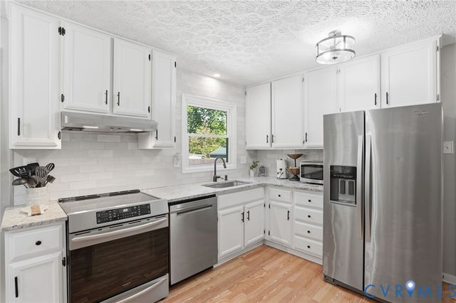 5406 Huntingcreek Dr, Chesterfield, VA 23237