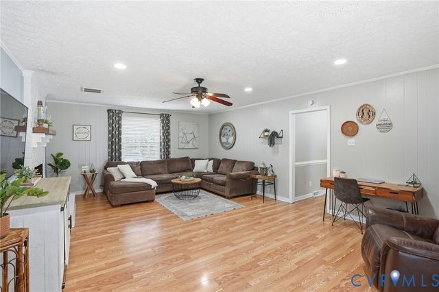 5406 Huntingcreek Dr, Chesterfield, VA 23237