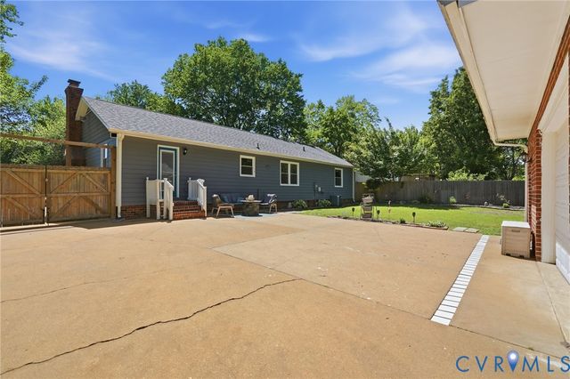 5406 Huntingcreek Dr, Chesterfield, VA 23237