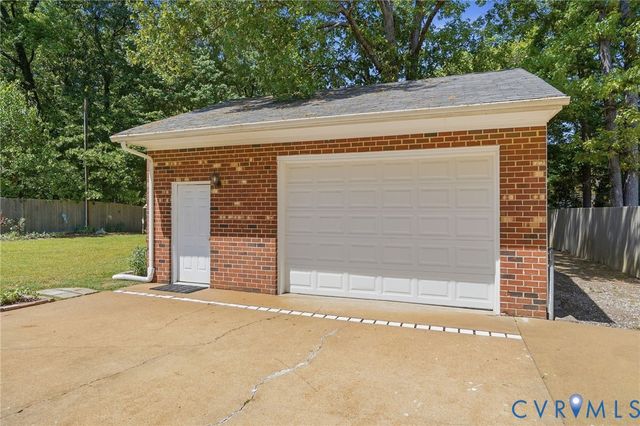 5406 Huntingcreek Dr, Chesterfield, VA 23237