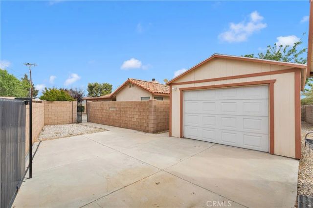 19804 Haida Road, Apple Valley, CA 92307