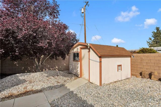 19804 Haida Road, Apple Valley, CA 92307