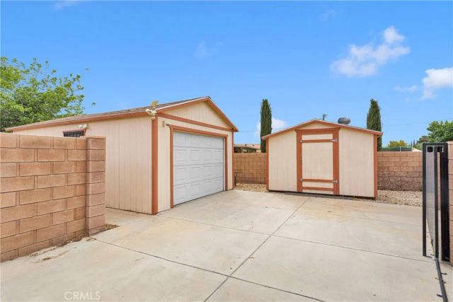 19804 Haida Road, Apple Valley, CA 92307