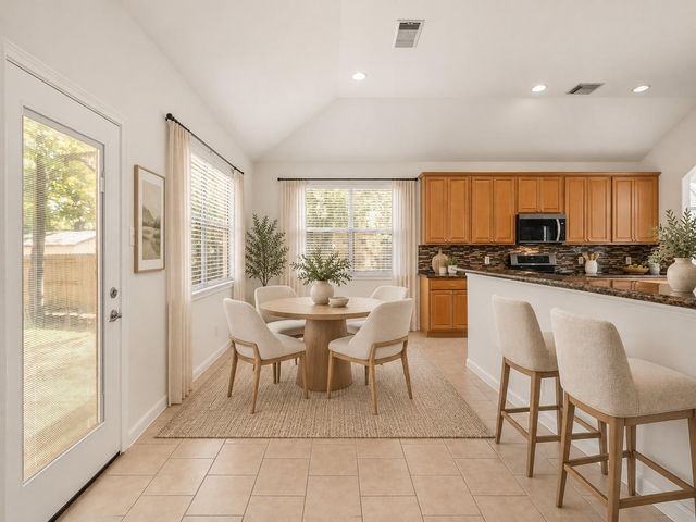 22 Colewood Court, The Woodlands, TX 77382
