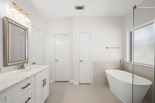 22 Colewood Court, The Woodlands, TX 77382