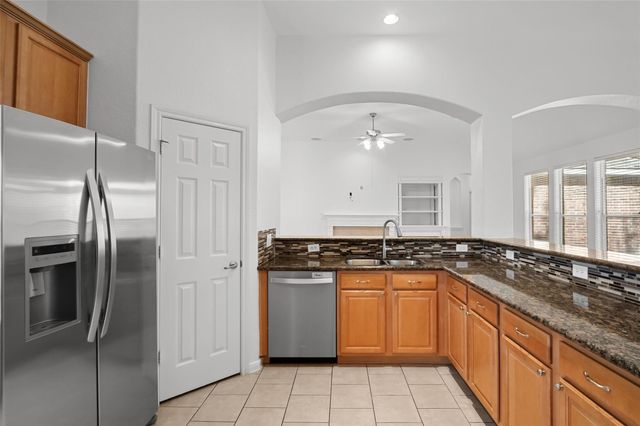 22 Colewood Court, The Woodlands, TX 77382