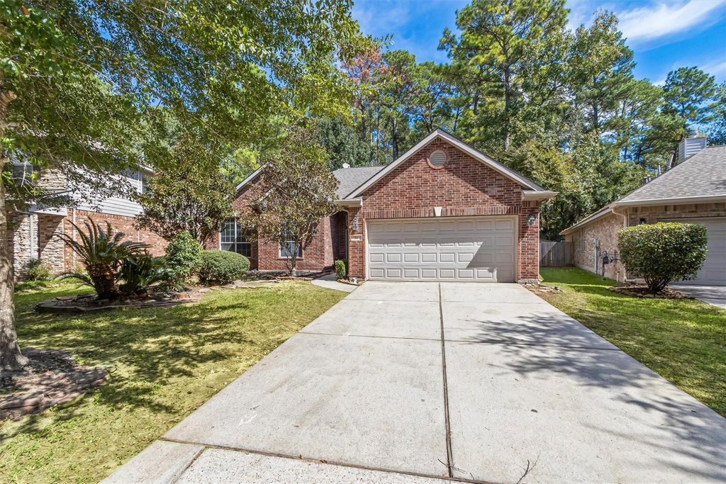 22 Colewood Court, The Woodlands, TX 77382
