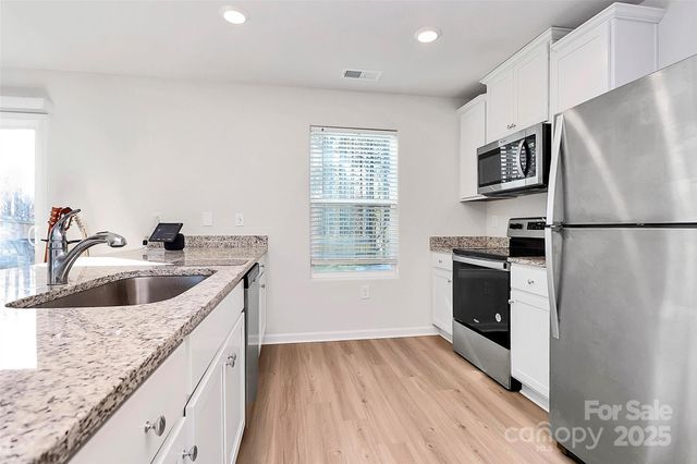 5209 Wolfridge Avenue, Charlotte, NC 28214