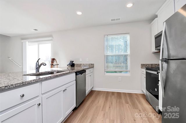 5209 Wolfridge Avenue, Charlotte, NC 28214