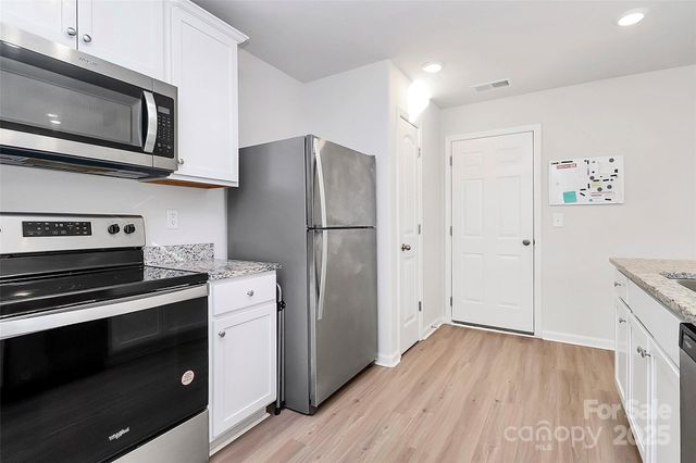 5209 Wolfridge Avenue, Charlotte, NC 28214