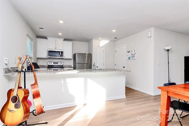 5209 Wolfridge Avenue, Charlotte, NC 28214