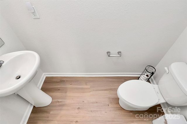 5209 Wolfridge Avenue, Charlotte, NC 28214