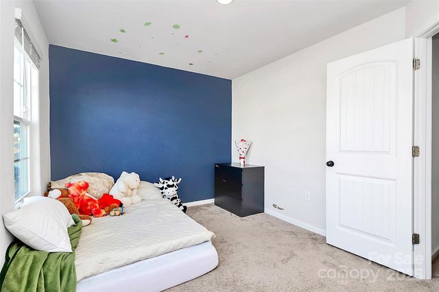 5209 Wolfridge Avenue, Charlotte, NC 28214