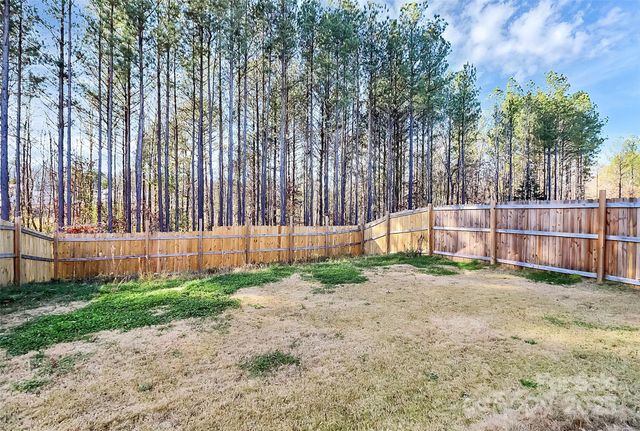 5209 Wolfridge Avenue, Charlotte, NC 28214