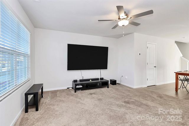 5209 Wolfridge Avenue, Charlotte, NC 28214