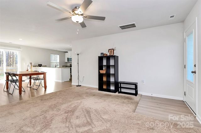 5209 Wolfridge Avenue, Charlotte, NC 28214