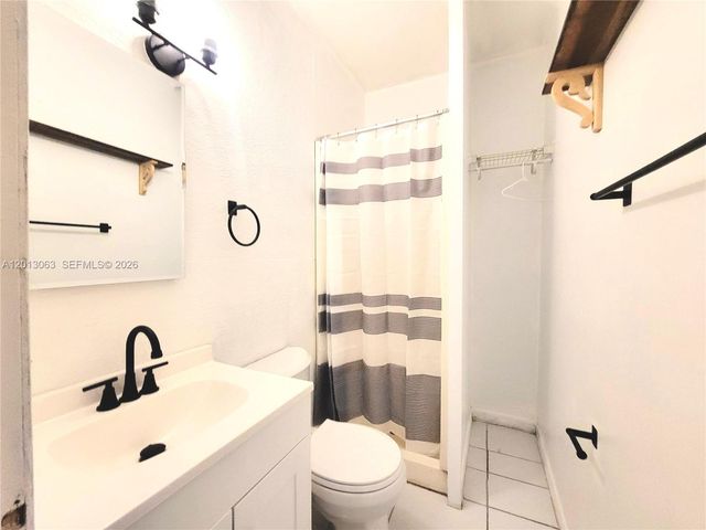 6730 Charleston St B-2, Hollywood, FL 33024