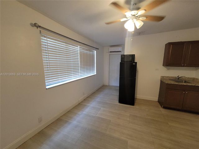 6730 Charleston St B-2, Hollywood, FL 33024