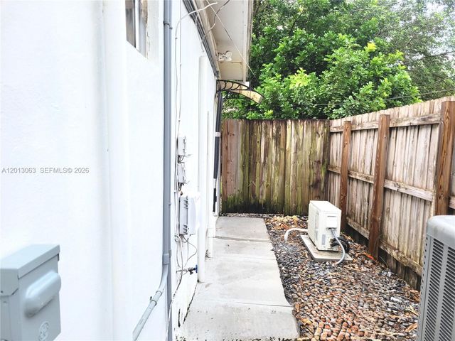 6730 Charleston St B-2, Hollywood, FL 33024