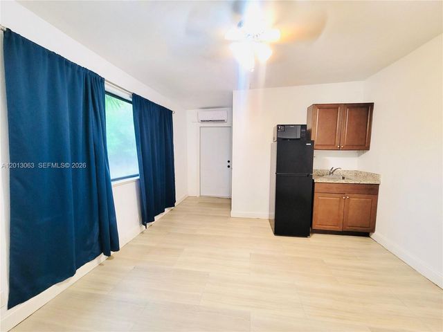 6730 Charleston St B-2, Hollywood, FL 33024