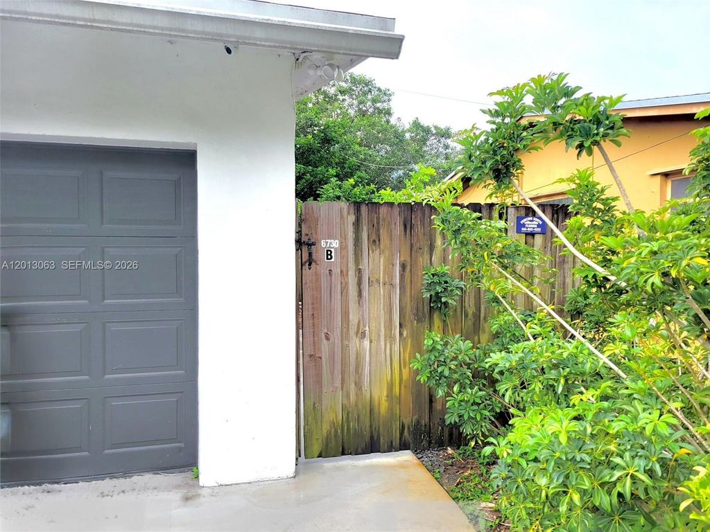 6730 Charleston St B-2, Hollywood, FL 33024