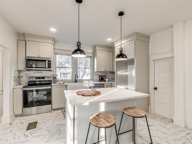 1901 W Cleveland Avenue, Guthrie, OK 73044