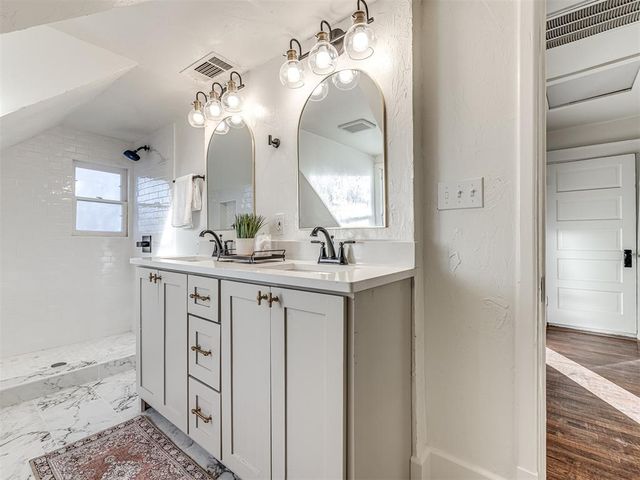 1901 W Cleveland Avenue, Guthrie, OK 73044