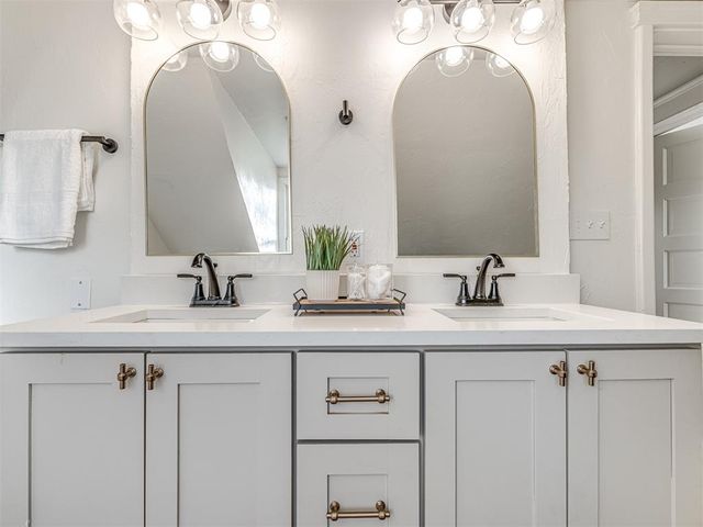 1901 W Cleveland Avenue, Guthrie, OK 73044