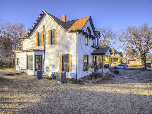 1901 W Cleveland Avenue, Guthrie, OK 73044