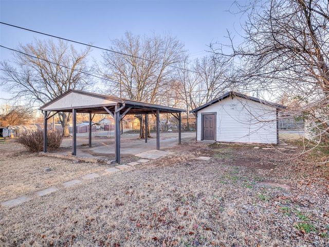 1901 W Cleveland Avenue, Guthrie, OK 73044
