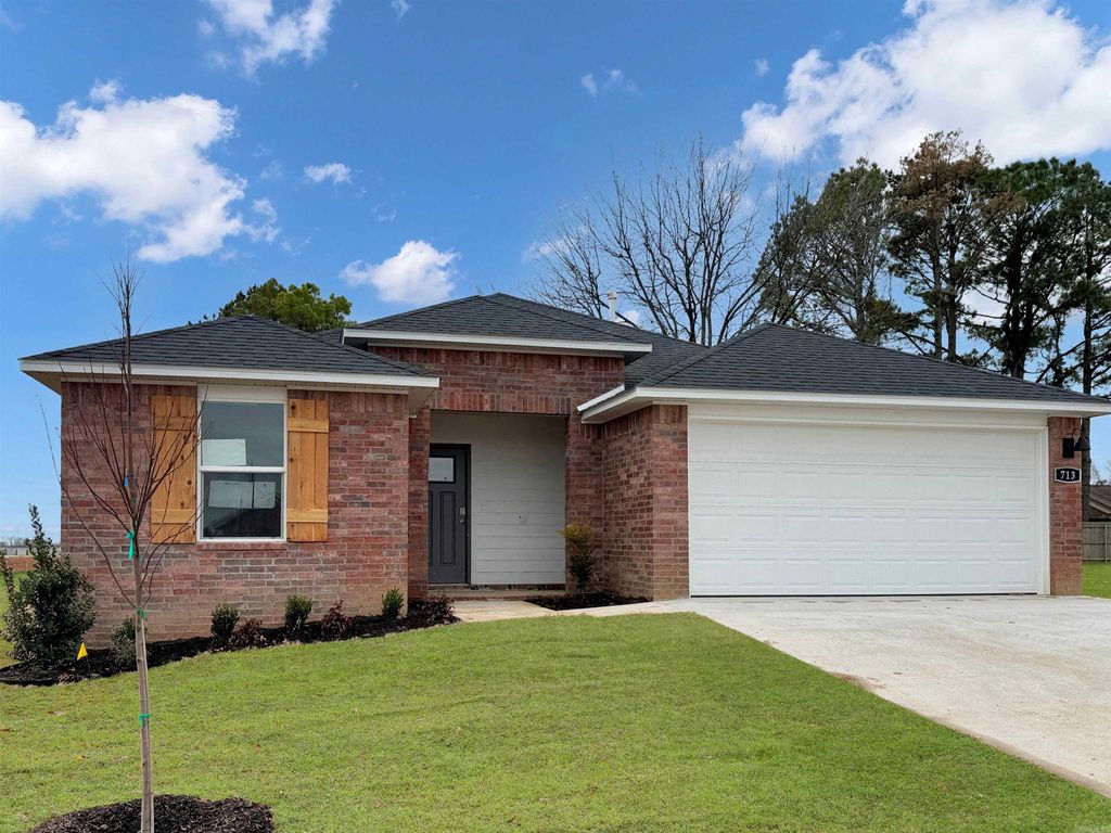 109 E Sunbelt Court, Mayflower, AR 72106