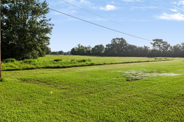 000 Penny Ln, Santa Fe, TX 77510
