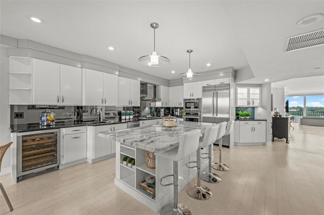 1280 DOLPHIN BAY WAY 402, Sarasota, FL 34242